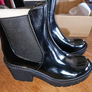 Dirty Laundry Yikes Boots Size 7.5  Black Patent Leather Ankle Lug Boot NEW